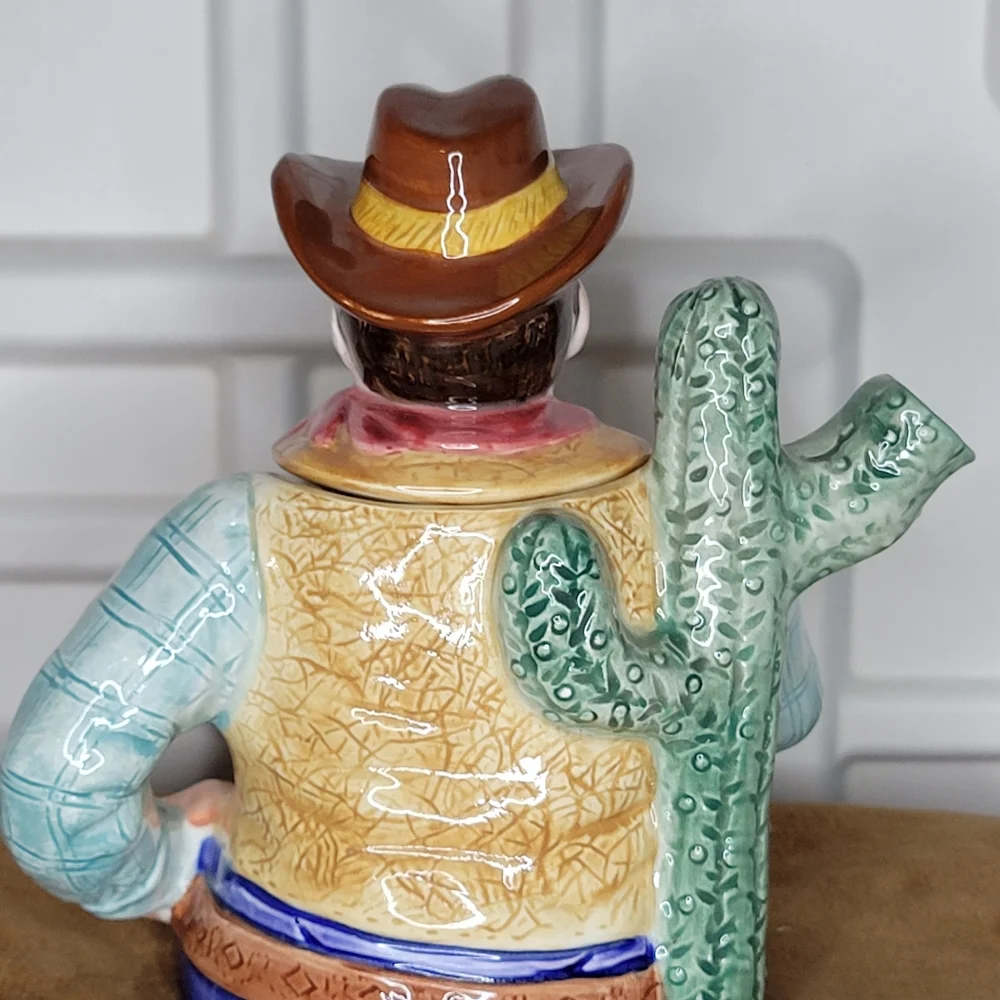 Sheriff tea pot like new